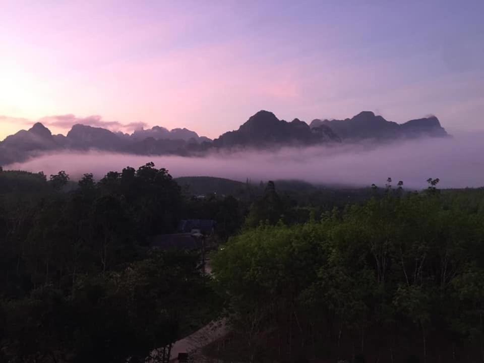 Billion Views Khaosok Homestay Khao Sok National Park Exterior foto